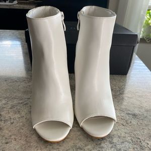 Women’s white booties open toe 5 1/2